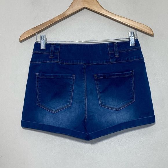 NWOT TINSENTOWN || Womans Stretch High rise butt lift jeans shorts size 5 - Picture 2 of 4